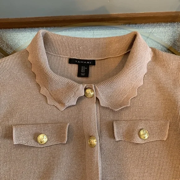 Tahari Sweater Jacket with Peter Pan collar and gold buttons - Picture 14 of 16
